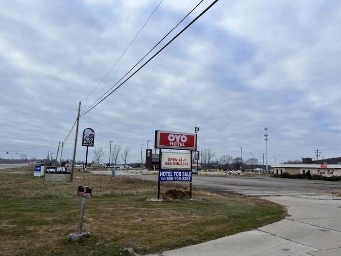 Brass Bell Motel & Restaurant (Oyo Hotel) - Dec 11 2022 Photo Of Motel (newer photo)